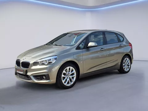 BMW 2-serie Active Tourer 225xe iPerformance /Apple Carplay/Elektr. klep/Parkeersens./Cruise&amp;Clima Contr./Navi/17''LMV/(MET GARANTIE*)