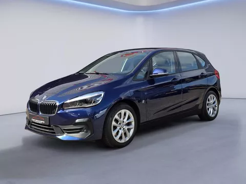 BMW 2-serie Active Tourer 225xe iPerformance /Apple Carplay/Parkeersens.V+A+CAM./Elektr. klep/Stoelverw./Cruise&amp;Clima Contr.//Lendesteunen/17''LMV/(MET GARANTIE*)