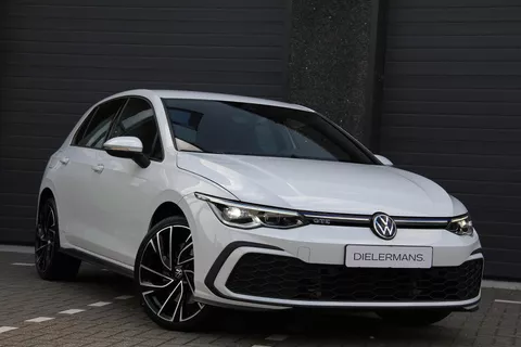 Volkswagen Golf 1.4 eHybrid GTE 19&quot; Adelaide | Sfeerverlichting | Apple Carplay | Parkeersensoren rondom | Nieuwstaat!
