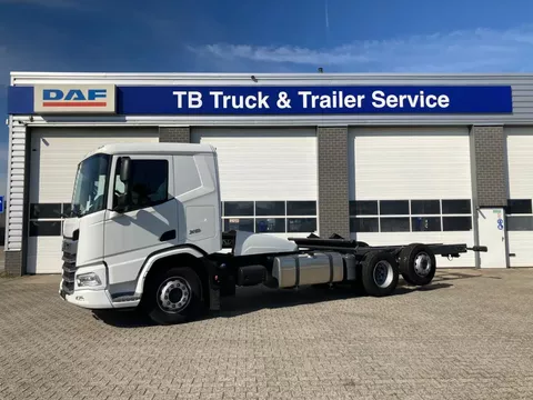 DAF XD 450 FAN CHASSIS SLEEPER CAB PTO STEERING LIFTAXLE 480WB - NEW