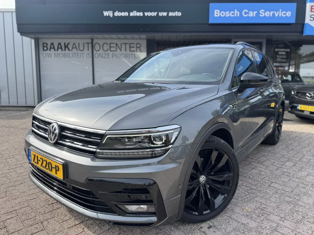 Volkswagen Tiguan 1.5 TSI Highline Business R | Pano | Trekhaak | Virtual