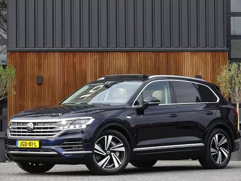 Volkswagen Touareg 3.0 V6 TSI 381PK eHybrid / panoramadak / 360&deg; / IQ