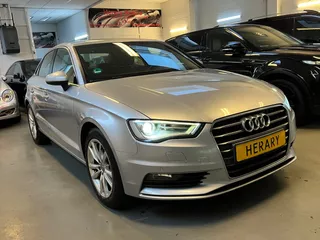 Audi A3 Limousine 1.6 TDI S-LINE SEDAN NAVI BJ-14