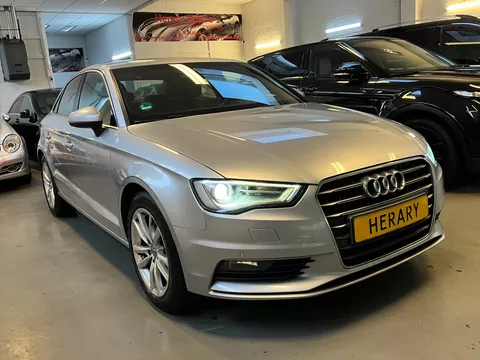 Audi A3 Limousine 1.6 TDI S-LINE SEDAN NAVI BJ-14