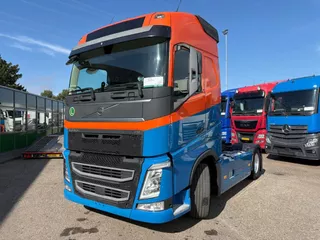 Volvo FH 460 I-save/PTO/LB chassisnr / I-parkcool /60 % tyres/Alcoa/Skirts