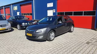 Opel Astra 1.4 Turbo Edition AIRCO CLIMA CRUISE TREKHAAK LM VELGEN