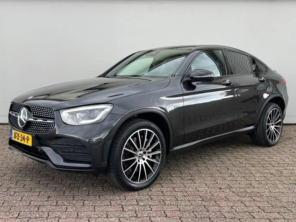 Mercedes-Benz GLC Coupe 300e 4Matic | AMG line | Nieuwstaat | Dealer onderhouden