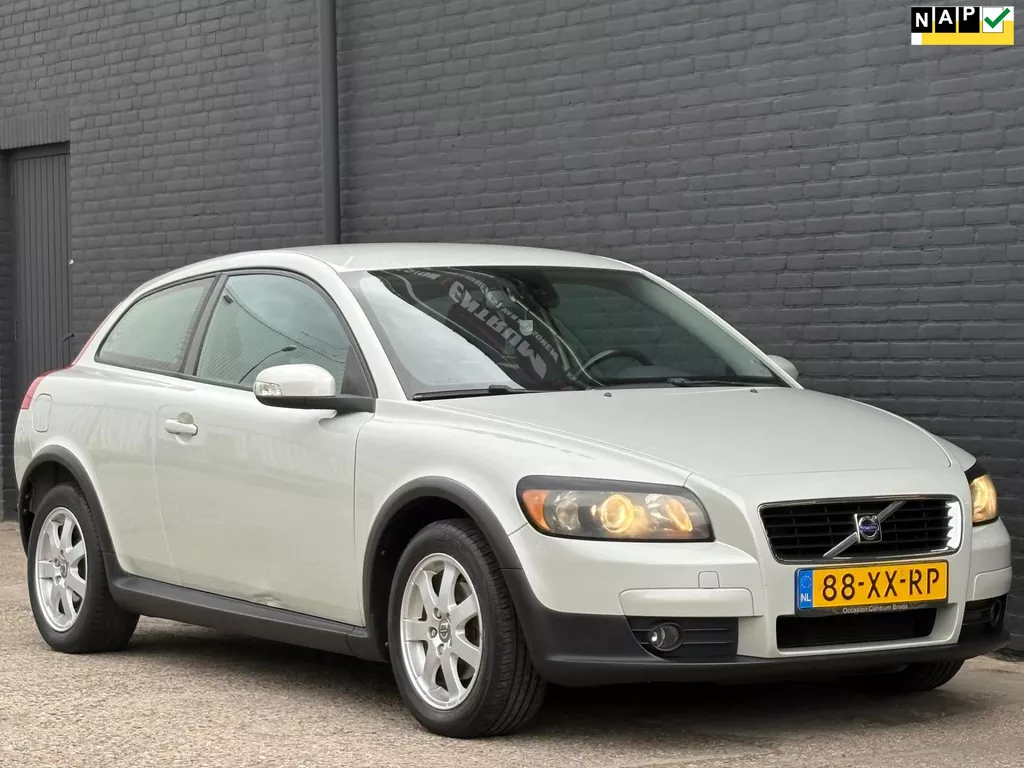 Volvo C30 1.6 Momentum | AIRCO | MULTI STUUR | ELEK PAKKET | NWE APK