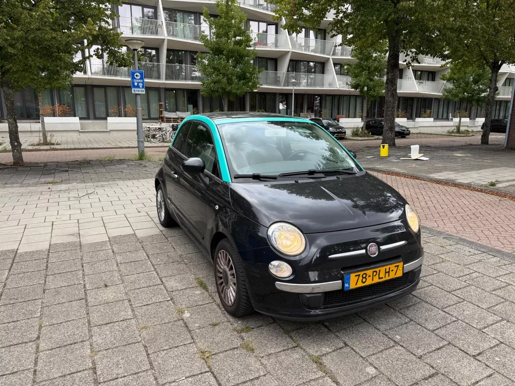 Fiat 500 1.2 Lounge Automaat Panorama Airco Black Magic