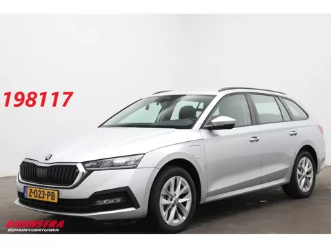 &Scaron;koda Octavia Combi 1.4 TSI iV PHEV Virtual eAHK PDC Navi 24.206km!!