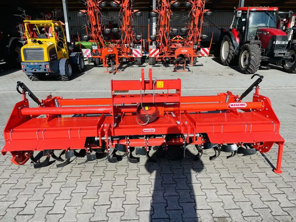 Maschio C 280 met buizenrol