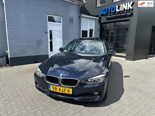 BMW 3-serie 320i Executive | SCHUIFDAK | NAVI | TREKHAAK |