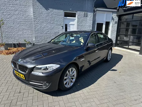 BMW 5-serie 528i | YOUNGTIMER | 6 CILINDER | LEER | STOELVERWARMING |