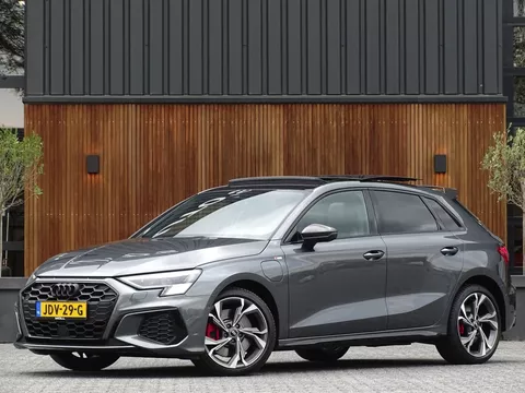 Audi A3 Sportback 45 TFSIe 245PK Competition / S3 Edit. / Pano / Matrix / B&amp;O / Ca