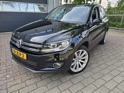 Volkswagen Tiguan 4-MOTION/LEDER,PANO/TREKHAAK BTW AUTO