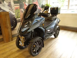 Quadro QV4 VERHICLES BLAUW QV4
