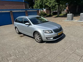 Skoda Octavia Combi 1.6 TDI Greenline Parkassist Cruise Climate