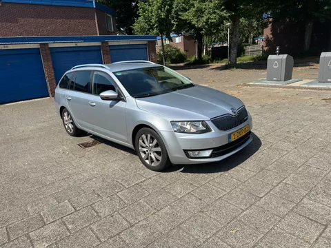 Skoda Octavia Combi 1.6 TDI Greenline Parkassist Cruise Climate
