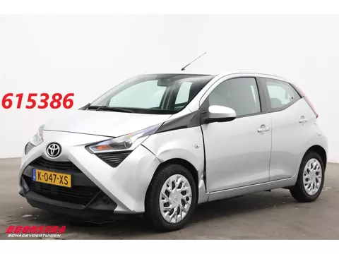 Toyota Aygo 1.0 VVT-i x-play Airco Cruise Camera 44.294 km!