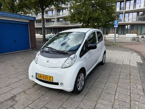 Peugeot iOn Active