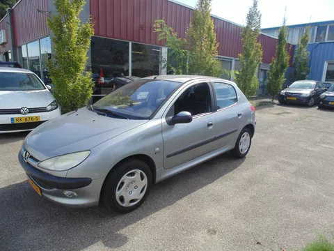 Peugeot 206 1.4 Gentry 5DEUER TREKHAAK
