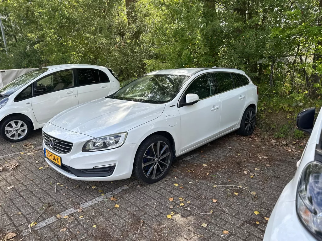 Volvo V60 2.4 D6 Twin Engine Momentum Dynamo Defect