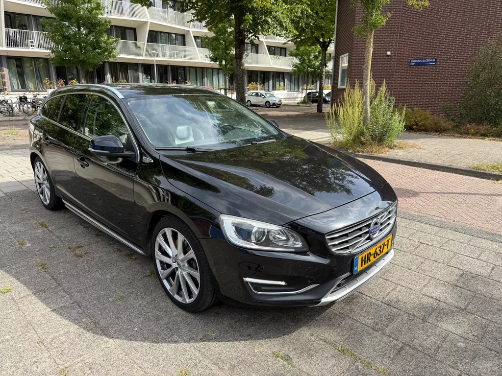 Volvo V60 2.4 D6 Twin Engine Hybrid R-Design Leder Panorama
