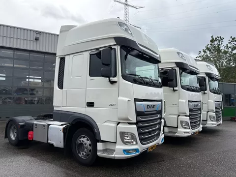 DAF XF480 3 pieces/ Stuck Gen 2 tacho, Superspacecab,SSC,Toplights,NL truck,Slimcool,MX retarder