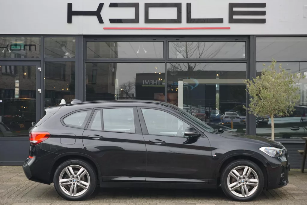 BMW X1 xDrive25e | M pakket | Trekhaak | Carplay