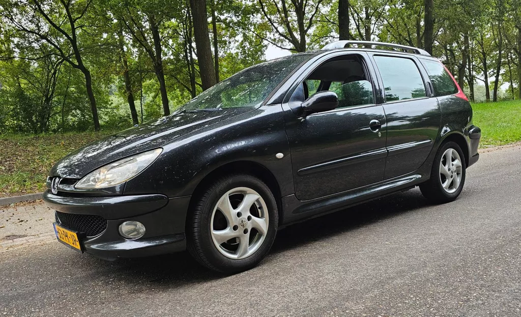 Peugeot 206 SW 1.6-16V Griffe Leder interieur 17-09-2026 APK