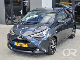Toyota Aygo 1.0 VVT-i x-first Carplay Camera NL-auto NAP