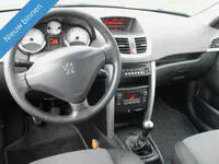 Peugeot 207 1.6   5 DEURS MET AIRCO Foto