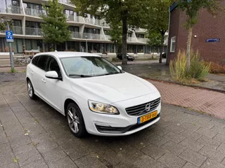 Volvo V60 1.6 D2 Momentum Snow White Cruise Airco