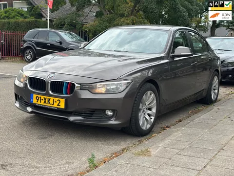 BMW 3-serie 320i Executive Automaat Navi Cruise EXPORT !!