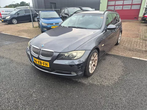 BMW 3-serie Touring 325i 218pk 6bak High Executive Leer Navi