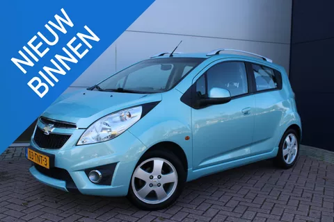 Chevrolet Spark 1.2 16V LTZ 5-drs Airco PDC Trekhaak Keurig nette auto met nieuwe APK
