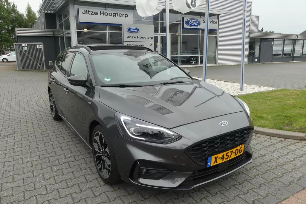 Ford Focus Wagon 1.5 EcoBoost ST Line X Business 182PK, PANO, NAVI, ADAPTIVE CRUISE, CLIMA, WINTER PACK, TREKHAAK AFNEEMBAAR (1.500KG), ELEKT. STOELEN /ACHTERKLEP, 74.937KM