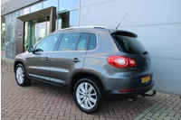 Volkswagen Tiguan 1.4 TSI 150pk Sport&Style Airco Camera Carplay Trekhaak Perfect onderhouden Foto