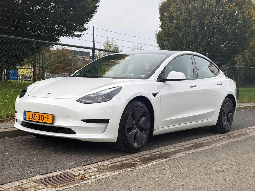 Tesla MODEL 3 Standard RWD Plus 60 kWh
