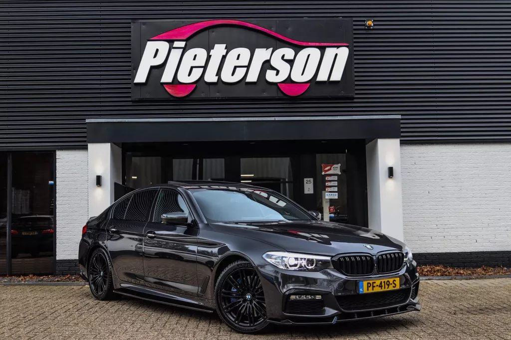 BMW 5-serie 540i M-Pakket M5 NAP PANO 360 CAMERA XENON CLIMA