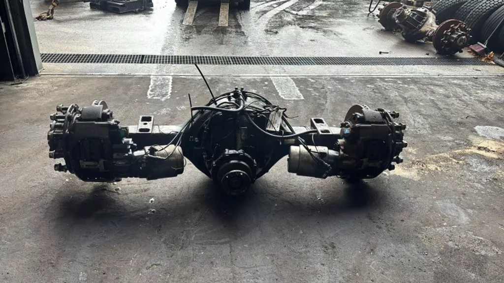 Iveco 7187820 REAR AXLE COMPLETE 42556815 DIFFERENTIAL 6,43=7/45 Iveco 7187820 REAR AXLE COMPLETE 42556815 DIFFERENTIAL 6,43=7/45