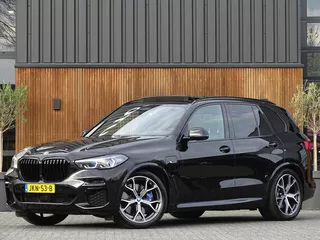 BMW X5 45e X-drive 394PK / M-Sport Pro / Individual / B &amp; W / 2022 / La