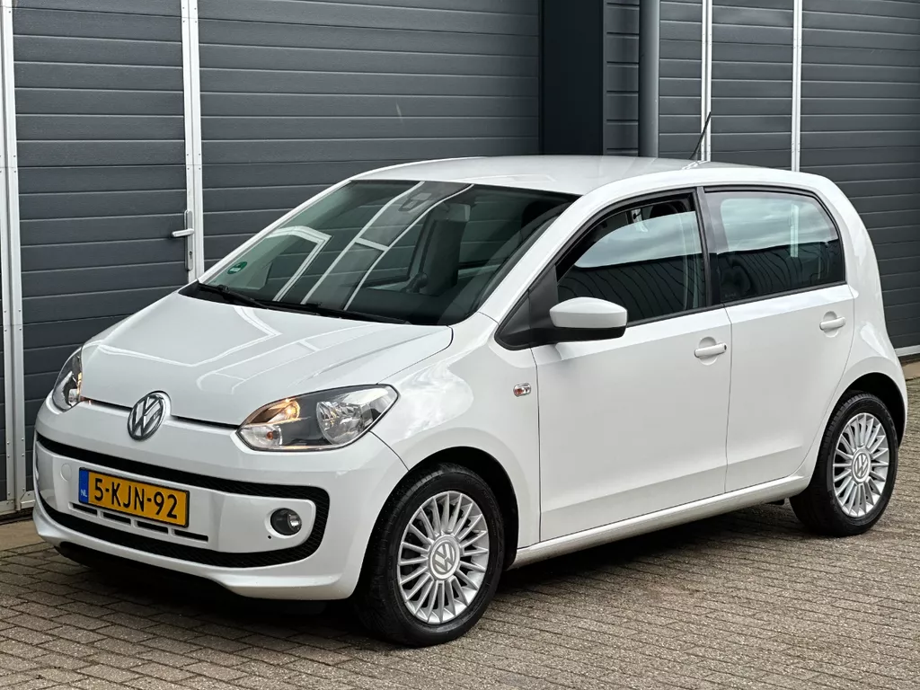 Volkswagen up! HIGH 1.0 NAVI CRUISE CONTROL