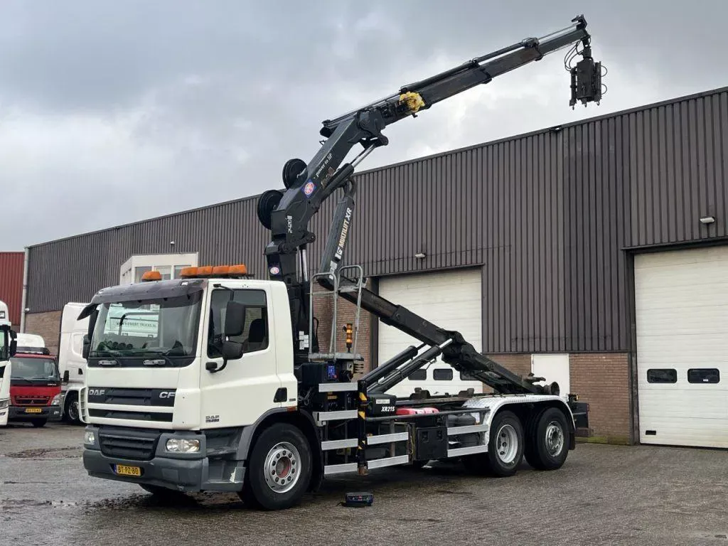 DAF CF 75 / Euro5 / HMF 2420 Kraan / Haakarm / Radio remote / Only 339.432 km / Stuuras / NL Truck