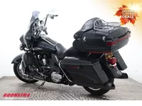 Harley-Davidson 110 FLHTCUSE CVO Ultra Classic 110 FLHTCUSE8 CVO Ultra Classi 110 Years Ed. Radio Cruise LED ABS Foto