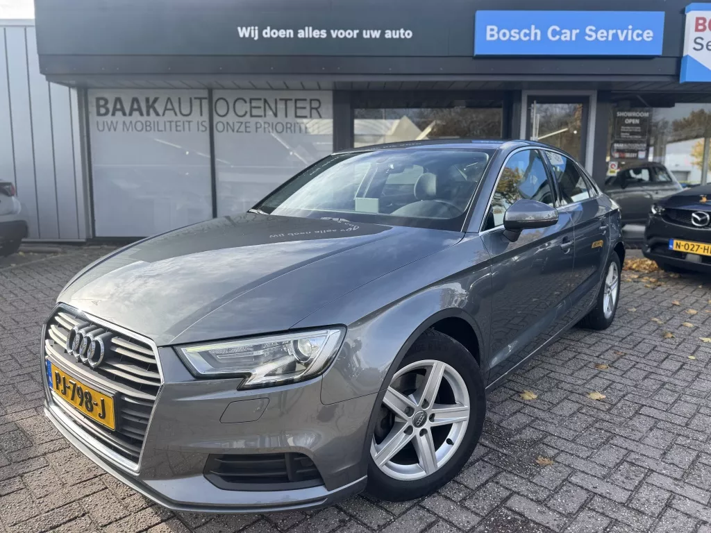 Audi A3 Limousine 1.4 TFSI CoD ProLine | Carplay | Camera | Airco Audi A3 Limousine 1.4 TFSI CoD ProLine | Carplay | Camera | Airco