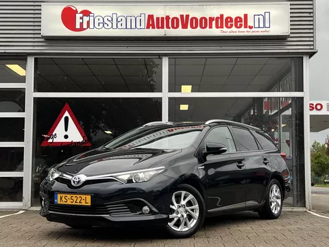 Toyota Auris 1.8 Hybrid Trend / Camera / Pano / Navi / 2016