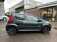 Peugeot 107 1.0-12V Millesim 200 / Airco/ 5 deurs Foto