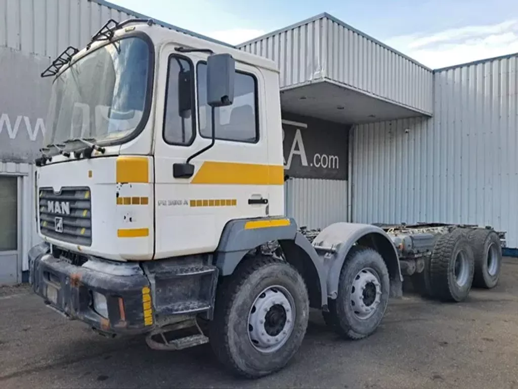MAN 35-364 / FE 360 A , 8x4 , Spring Suspension , ZF Manual , Airco