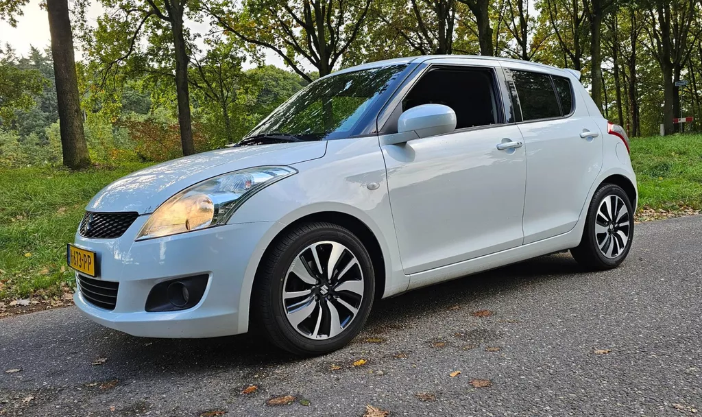 Suzuki Swift 1.2 5 Deurs ! 2e Eig ! JBL Audio ! Navigatie !